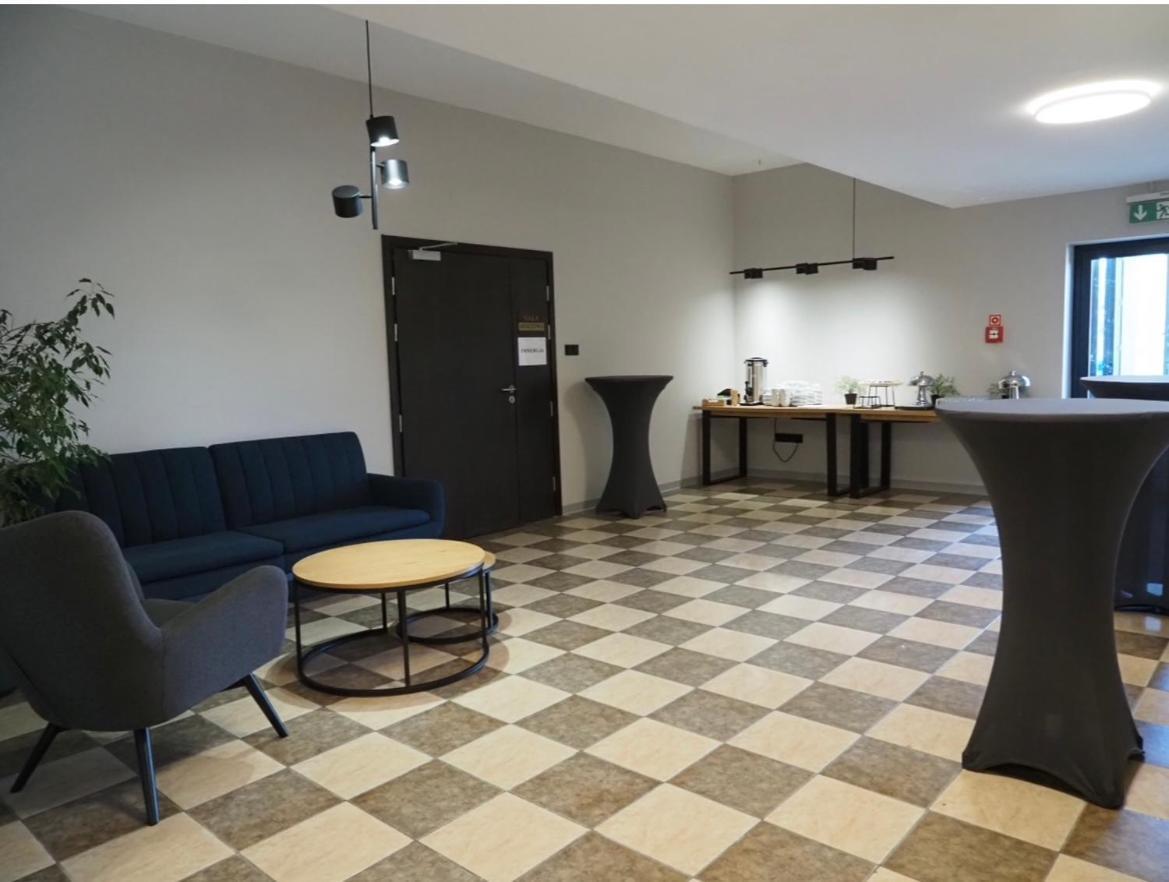 Centrum Konferencyjno-Apartamentowe Mrowka Βαρσοβία Εξωτερικό φωτογραφία